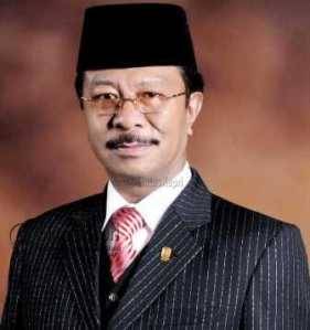 Ketua DPRD Provinsi Kepri Jumaga Nadeak SH
