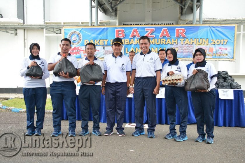 Bazar murah di Mako Lantamal IV Batu Hitam Tanjungpinang.