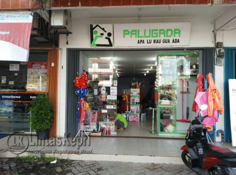 Toko Palugada di Jalan Raja Ali Haji (sebelah Apotek Kimia Farma) Kota Tanjungpinang.