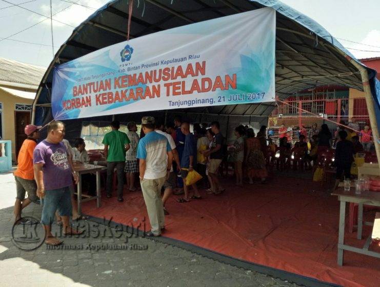Bantuan kemanusiaan untuk korban kebakaran di Jalan Teladan Kota Tanjungpinang. 