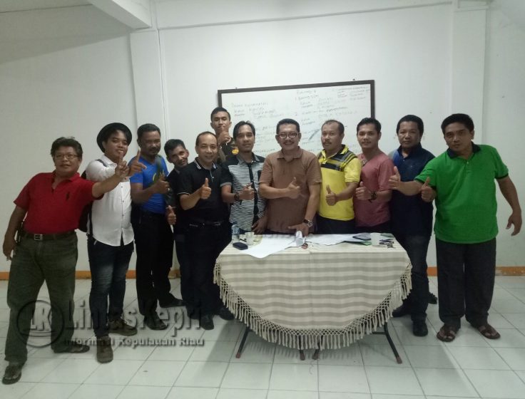Foto bersama usai pembentukan kepengurusan IWO Kota Tanjungpinang periode 2017-2022, Rabu (16/8).