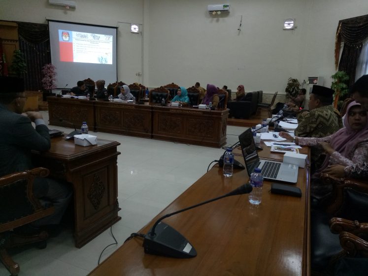 Dewan Perwakilan Rakyat Daerah (DPRD) Kota Tanjungpinang menggelar Rapat Dengar Pendapat (RDP) bersama KPU, Bawaslu, dan Kesbangpol, terkait Pemilu serentak tahun 2019, Selasa (9/10). 