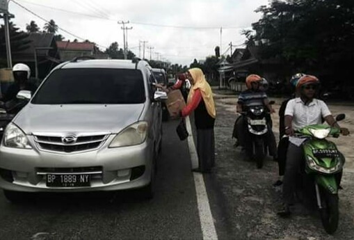 Penggalangan Dana di Simpang Empat Pasar Ranai.