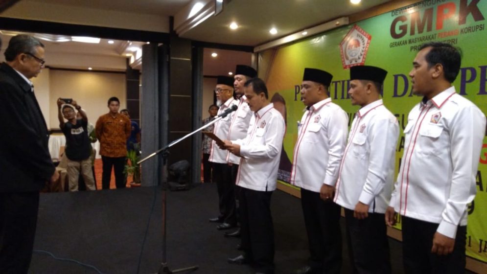 Dewan Pengurus Daerah (DPD) Gerakan Masyarakat Perangi Korupsi (GMPK) Provinsi Kepulauan Riau, resmi dilantik oleh Ketua Umum Bibit Samad Rianto masa bakti 2019-2024 di salah satu hotel di Tanjungpinang, Kamis.  