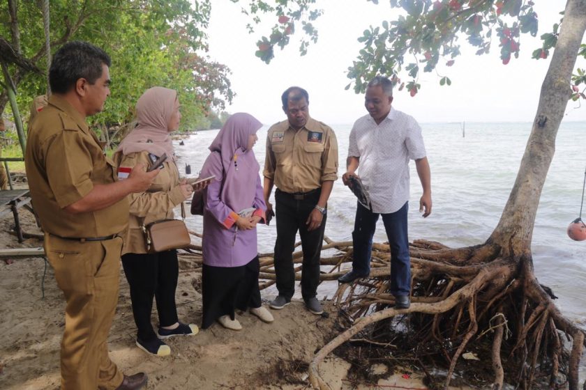 Komisi III DPRD Kepri lakukan peninjauan limbah dibibir pantai