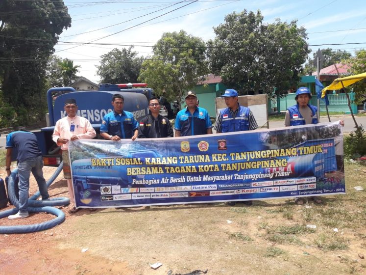 Hari Ini Tagana Bersama Katar Tanjungpinang Distribusikan Air Bersih ke Warga