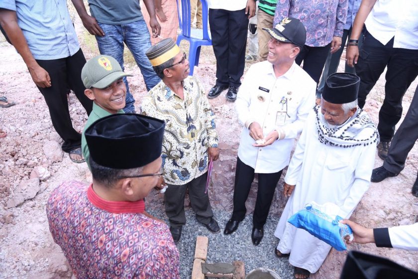 Walikota Tanjungpinang Bantu 50 Sak Semen Pembangunan Masjid Al Hasanah.