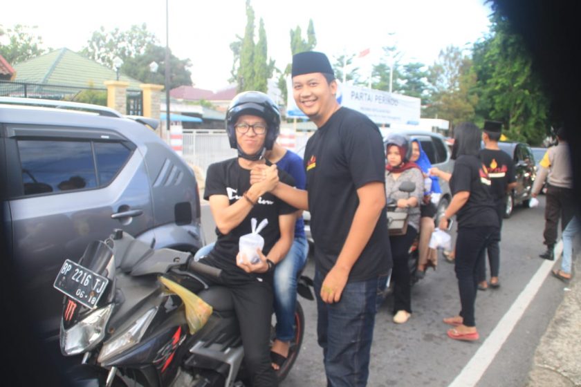 Pemuda Pantai Impian Berbagi Berkah di Bulan Ramadhan.