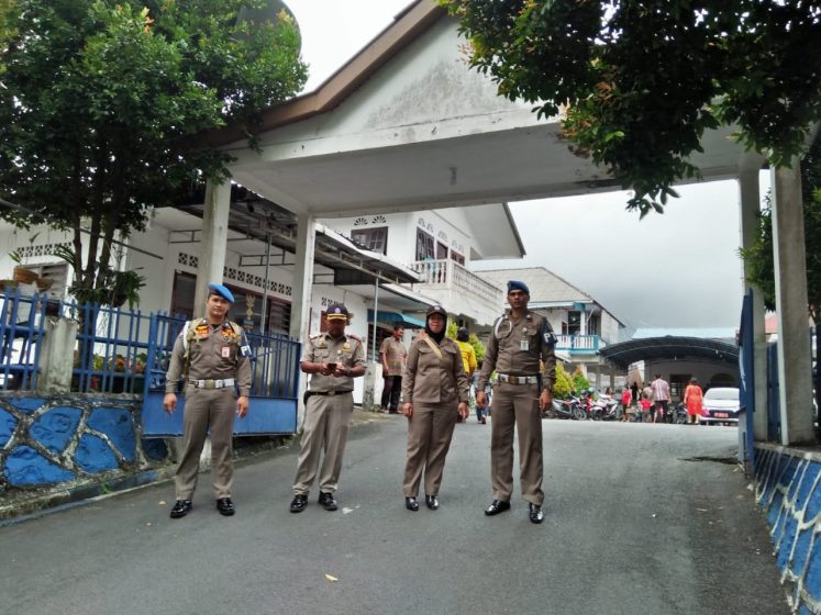 Satpol PP Tanjungpinang Turunkan 60 Personil Jaga Jamaah Beribadah di Gereja.