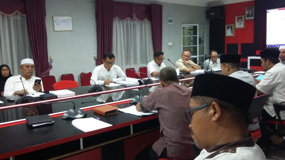 Pansus LKPJ DPRD Kota Tanjungpinang bahas Laporan Pertanggungjawaban Walikota Tanjungpinang Tahun 2018 di ruang rapat Kantor Bappeda Kota Tanjungpinang, Selasa (7/5/2019).