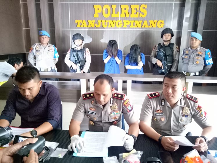 Press rilis kasus narkoba di Polres Tanjungpinang, Sabtu (3/8).