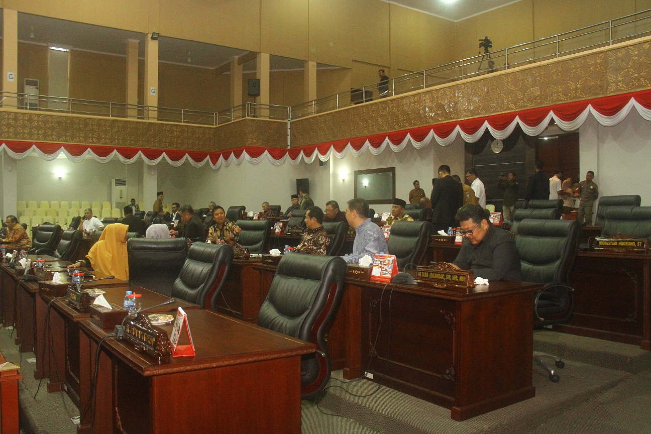suasana-sidang-paripurna