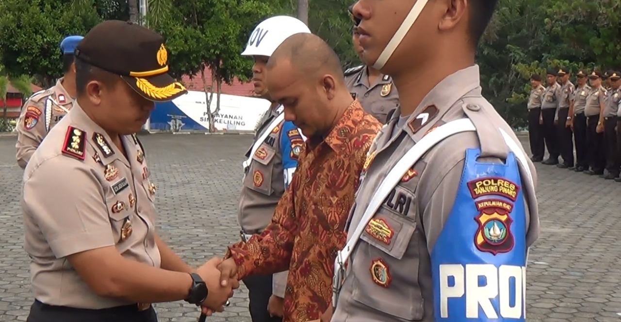 Lian Hefirmansyah berpangkat Brigadir dari satuan Sabhara di pecat karena penyalahgunaan narkoba. 