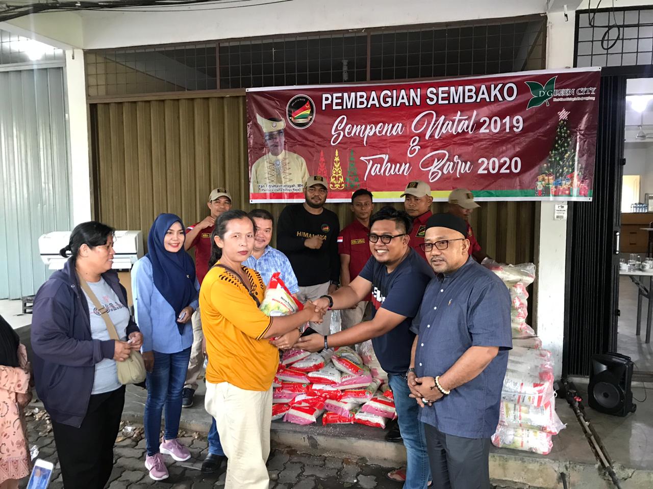 Melayu Raya Berbagi Asih dengan Masyarakat, 500 Paket Sembako Disalurkan. 