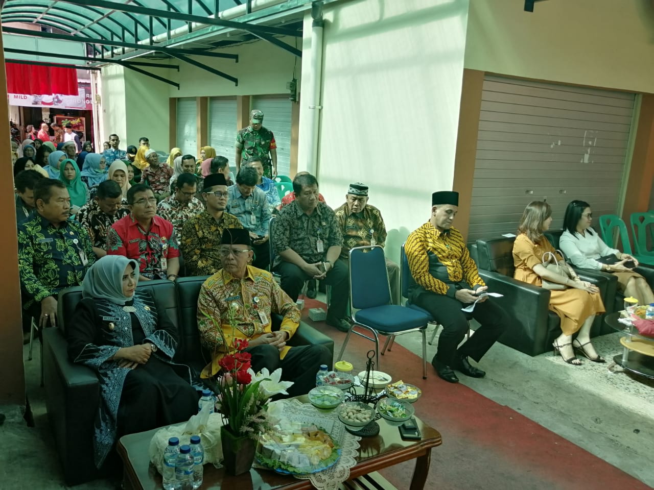 Wali Kota dan Wakil Wali Kota Tanjungpinang Syahrul-Rahma, Dirut BUMD PT TMB, dan Kepala OPD terlihat hadir saat menyampaikan kata sambutan di peresmian pemakaian Pasar Potong Lembu, Kamis (30/1).