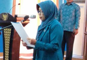 Hj. Nurhayati Hamid Rizal saat menyampaikan kata sambutannya.