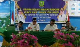 Tampak Sekda Natuna Wan Siswandi, bersama Wakil Ketua I DPRD Natuna Daeng Ganda Rahmatullah,