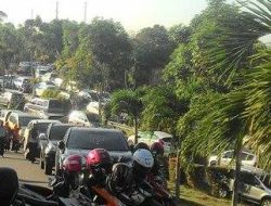 Hari Pertama Masuk Kerja, Jalan Menuju Kantor Walikota Tanjungpinang Macet