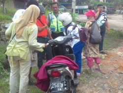 Tabrak Bapak Bonceng Anaknya, Pengandara Beat Merah Melarikan Diri