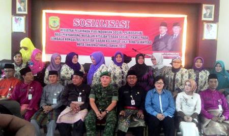 Foto bersama usai pembukaan sosialisasi Psikososial bagi PKMS pada LK3 Bina Sejahtera, (21/9).