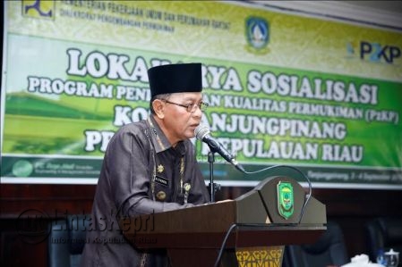 H. Syahrul, S. Pd, Wakil Walikota Tanjungpinang membuka lokakarya sosialisasi P2KP, (3/9).