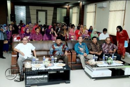 Lis Darmansyah, Walikota Tanjungpinang saat membuka acara Seminar Kesehatan, (13/9)