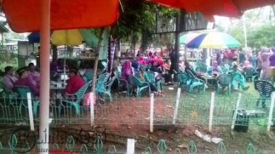 Wako Saksikan Karnaval, Kadis dan Camat serta Lurah Santai di Warung