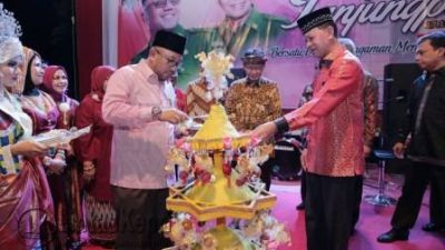 Keragaman Budaya Meriahkan Malam Puncak HUT Ke-14 Kota Otonom