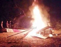 Lapak Judi Cingkoko Dibakar Petugas, Tapi Tak Seorangpun Bandar atau Pemain Dilokasi