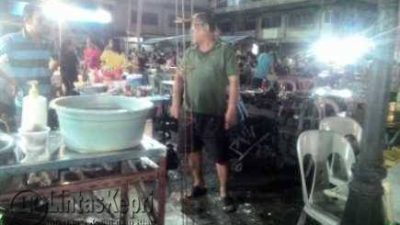 Sejumlah pedagang merugi, karena proyek cuci tangan dan tangki air tanpa koordinasi, (28/10).