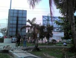 Pekerja Terjatuh Saat Pasang Baliho Pemko