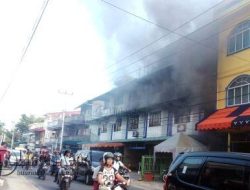 Rumah Makan Sweet di Jalan Bakar Batu Terbakar