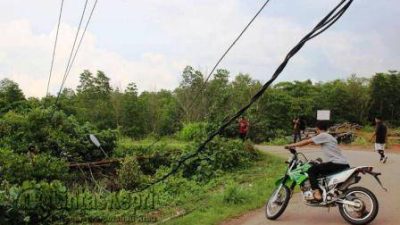 6 iang PLN tumbang di Kampung Bugis
