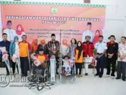 Lis Berikan Bantuan Untuk Anak Disabilitas