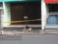 Tas Hitam Diduga Bom Tergeletak di Jalan Pos