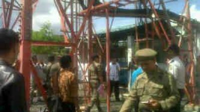 tower Indosat yang dibangun tanpa Izin Mendirikan Bangunan (IMB) di Komplek Perumahan Pinlang Mas Jalan DI Panjaitan Km 9 Tanjungpinang.