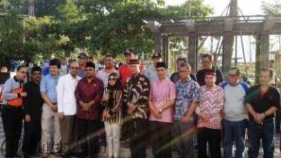 Wali Kota Tanjungpinang, H Lis Darmansyah SH Foto bersama Usai Pembukaan Taman Laman Bunda