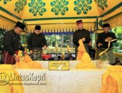 Ziarah Makam Raja dan Sultan Lis-Syahrul Naik Becak