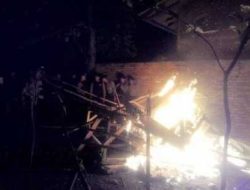 Lapak Judi Dibakar Polisi