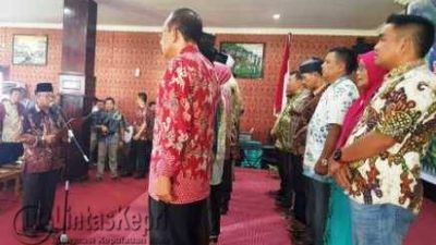 Walikota Tanjungpinang, Lis Darmansyah saat mengukuhkan Pengurus Kerukunan Keluarga Batak Islam (KKBI)