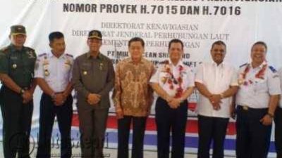 Plt Direktorat Jendral Perhubungan Laut Kementrian Perhubungan Republik Indonesia saat berfoto bersama dengan instansi terkait