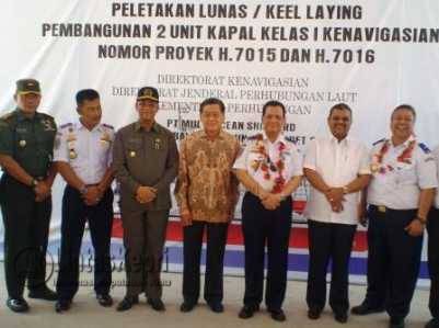 Plt Direktorat Jendral Perhubungan Laut Kementrian Perhubungan Republik Indonesia saat berfoto bersama dengan instansi terkait