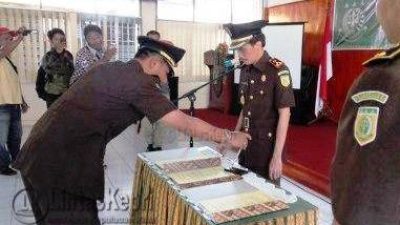 Kepala Kejaksaan Negeri Tanjungpinang, Herry Ahmad Pribadi SH MH pimpin pelantikan dan sertijab Kasi Intel di kantor Kejari Tanjungpinang