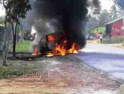 Mobil Mitsubitshi Terbakar dan Meledak di Kijang