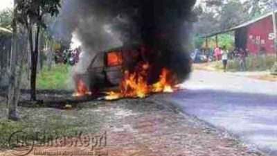 Mobil Mitsubhitsi meledak dan terbakar usai mengisi BBM di Kijang, Bintan
