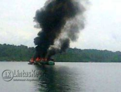 15 Kapal Pencuri Ikan di Kepri Dihancurkan