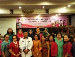 LSM Prakarsa Perempuan Gelar Pelatihan Tenun