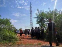 Resahkan Warga, Satpol PP Bongkar Tower Indosat