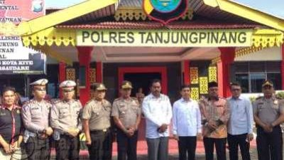 Menpan-RB Mengharapkan Polisi Kurangi Kesan “Angker” di Masyarakat
