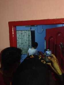 Dua pasangan melanggar tindak asusila saat diamankan Satpol PP Kota Tanjungpinang, di Kos Duta, Jalan Lembah Purnama, Minggu (13/6).
